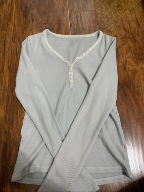 American Eagle Outfitters Light Gray Waffle Henley Long Sleeve